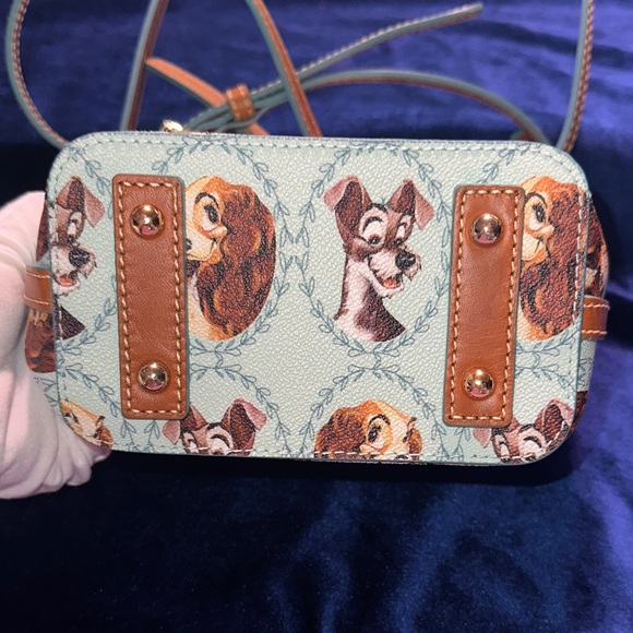 Disney Dooney & Bourke Light Blue and Tan Lady & the Tramp Crossbody Bag - Picture 3 of 6